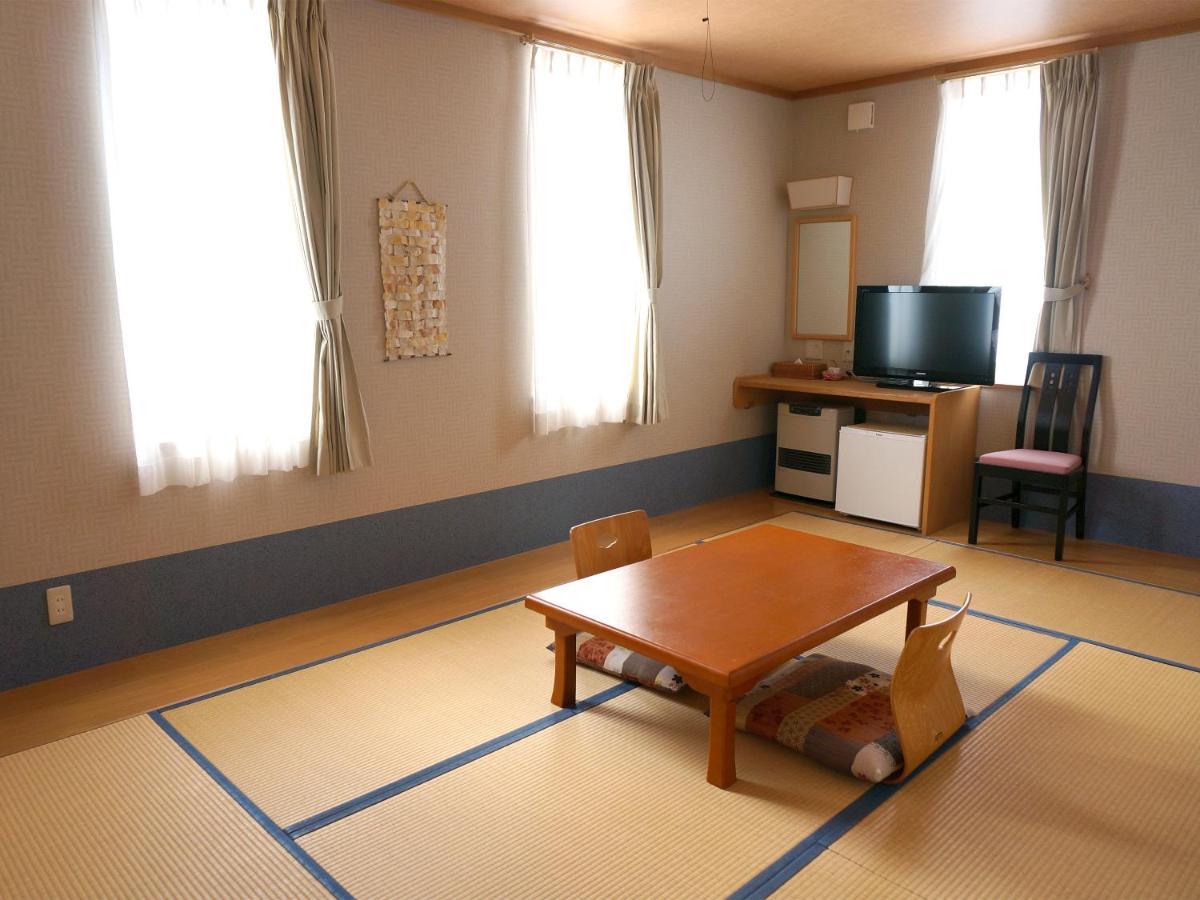 Petit Hotel Blaneneige Nakafurano Exterior photo